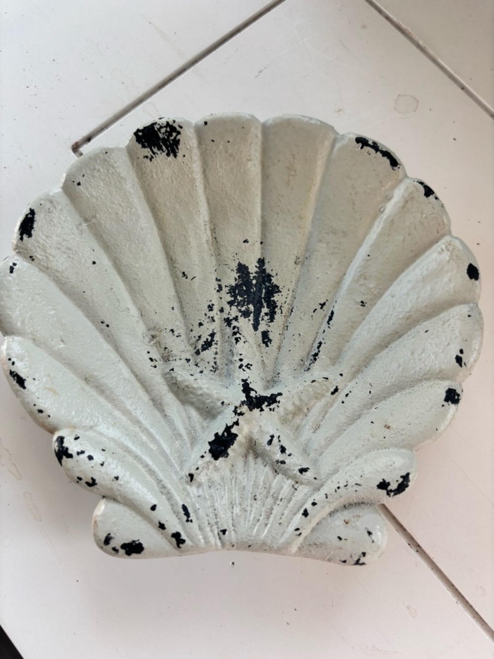 Cast Iron Decorative Cream Shell Wall Accent - Vintage-Inspired Home Art